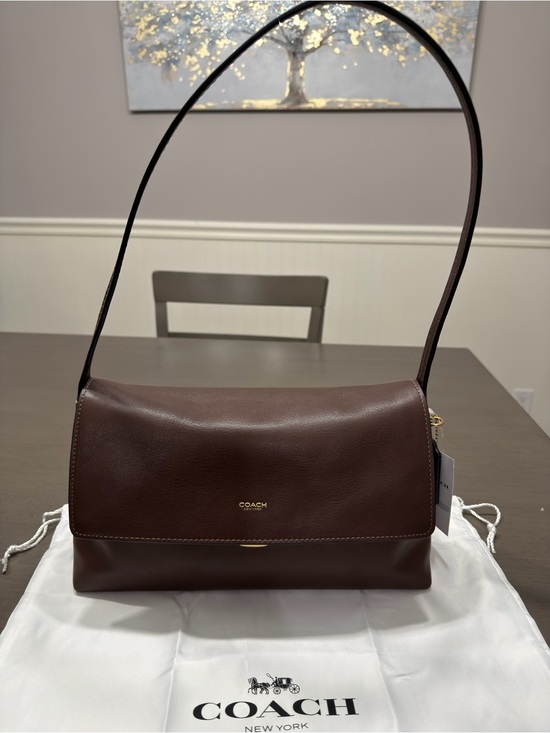 Coach Handbags - NWT Coach Chelsea 30 in Maple